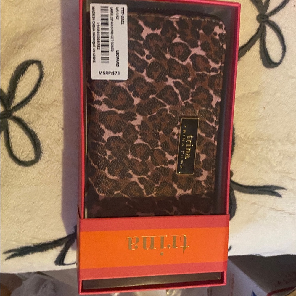 Trina Turk Animal Print Wallet retail $78. NWT